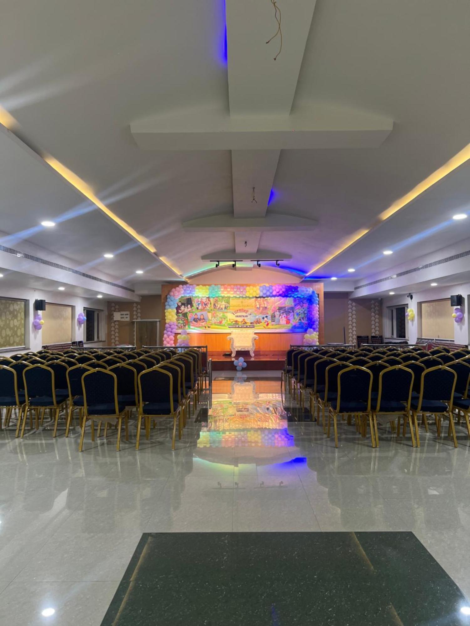 Varada Nagavali Hotel Srikakulam Exterior foto
